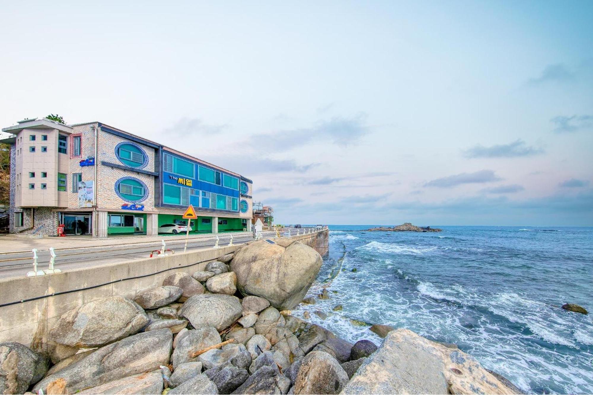 Gangneung The Ciel Spa Pension Екстериор снимка