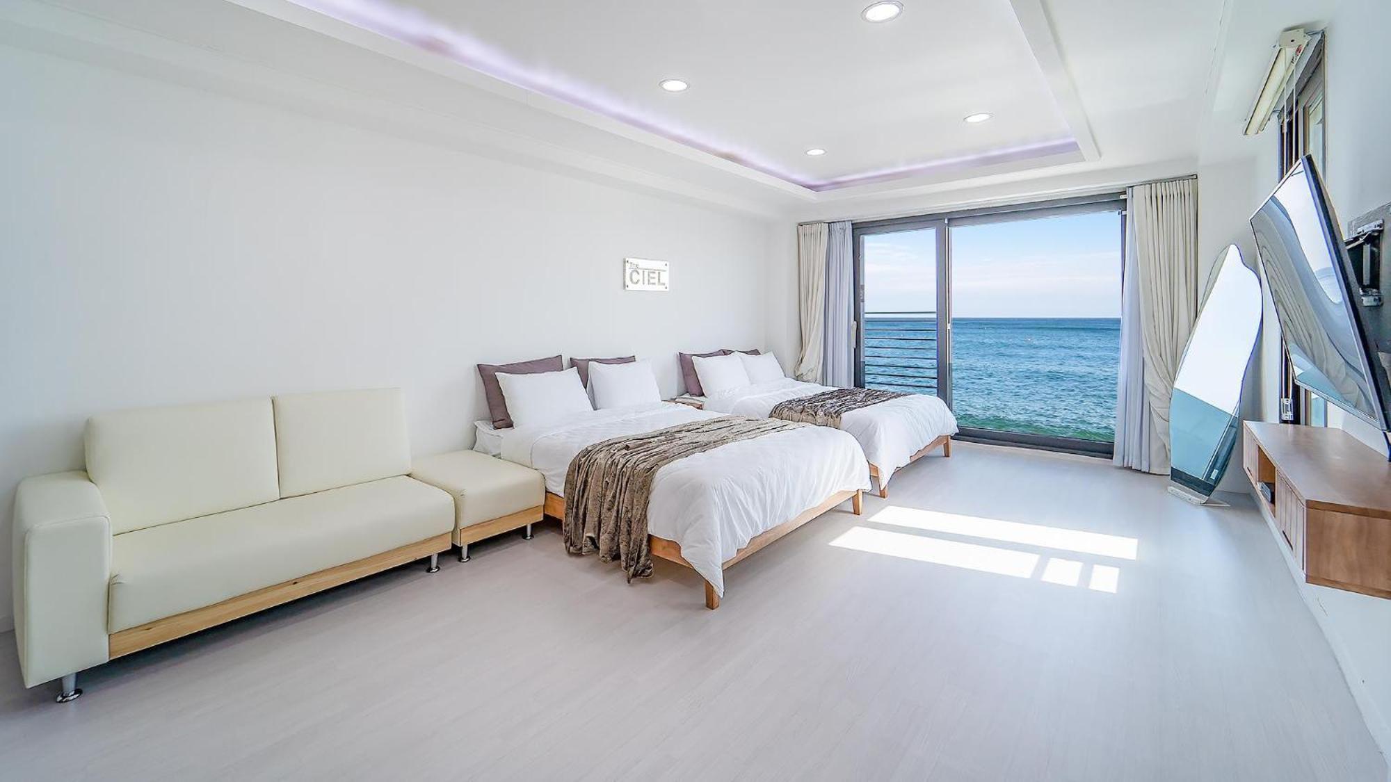 Gangneung The Ciel Spa Pension Стая снимка